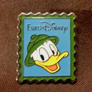 Pin's Euro Disney Donald (01)